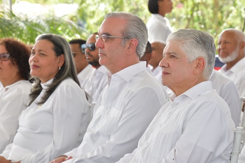 Foto Abinader eduardo y otros en inauguración puenteLas Yayas