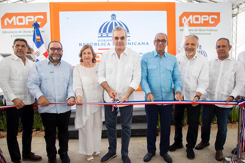 Foto Abinader inaugura Mercado Municipal de La Vega