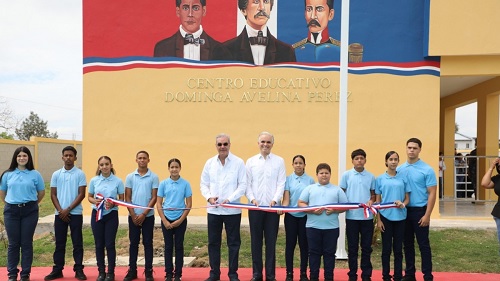 Foto Abinader inauguró 2 escuelas Santiago