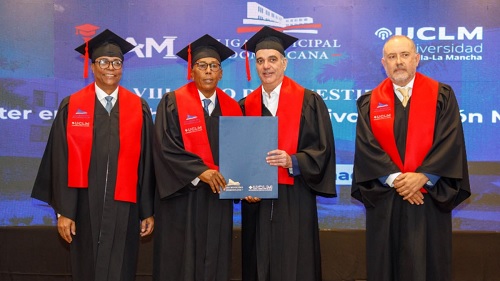 Foto Abinadr encabeza graduación Gestión Municipal