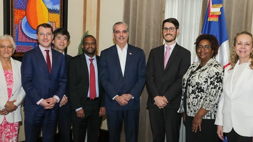 Foto Abinadr y funcioanrios BM