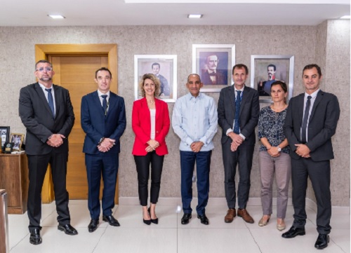 Foto Francia y RD revisan academia regional