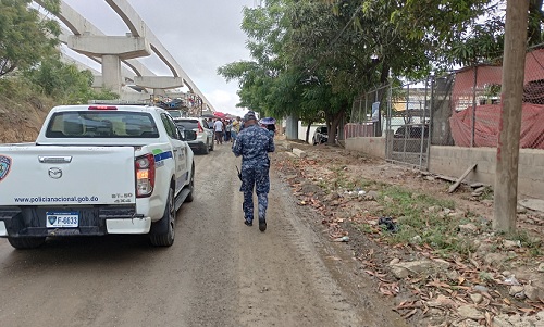 Foto Policía vigila a protestantes Zona Franca