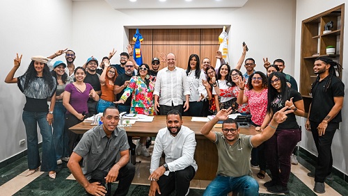 Foto Ulises y grupo de muralistas de Santiago