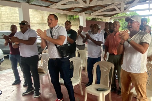 Foto chofeeres denuncian alcalde Los Alcarrizos