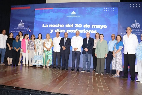 Foto conferencia reconoce héroes