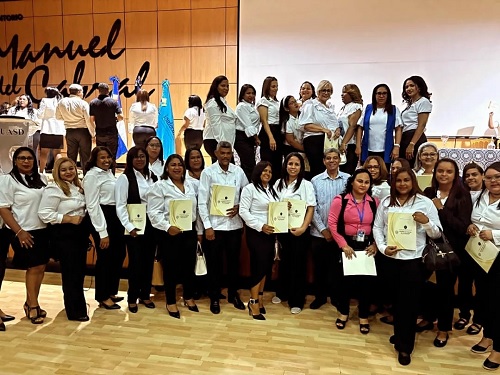 Foto diplomado INAIPI y otras
