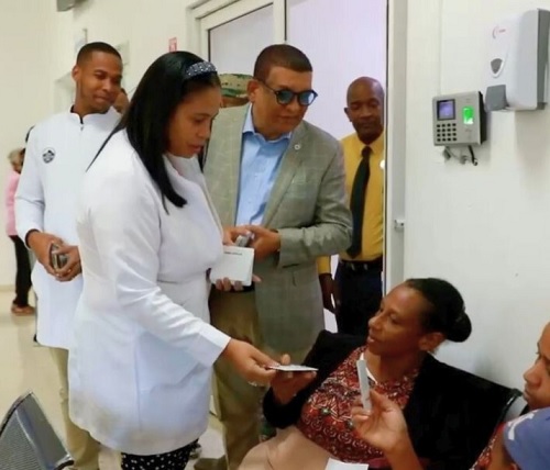 Foto gobierno entregó bono navideño