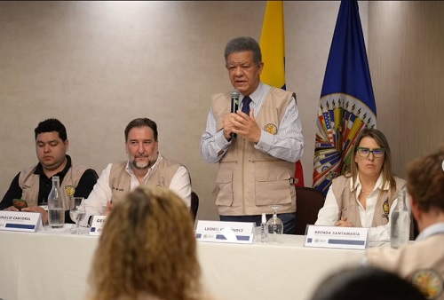Foto leonel destaca elecciones de Ccolombia