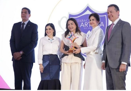 Foto miembros Tabacalera El Artista y iros