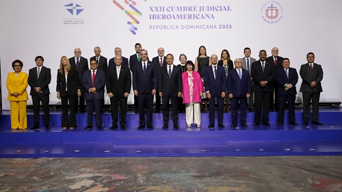 Foto presidente Abinader yfuncioanrioss judiciales