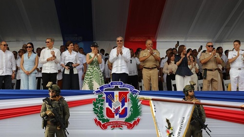 Foto presidente  Abinader encabeza dsfile militar 27 Febreri 2026