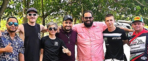 fOTO LLEGAN PILOTOS EXTRANJKEROS