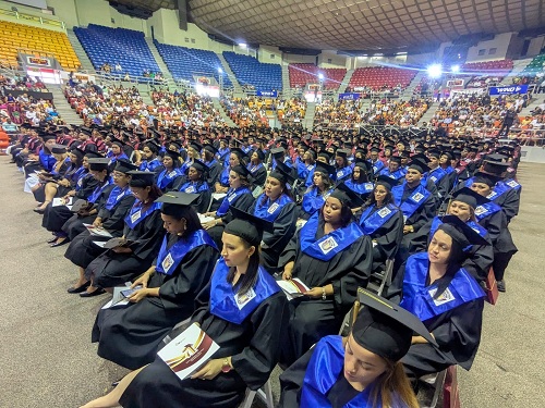 fOTO graduación UNEV