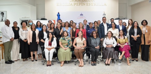 foto mimembros Ministerio de la Mujer y otras entidades