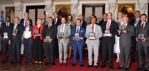 Foto representantes paìses en Premio Iberoamericano