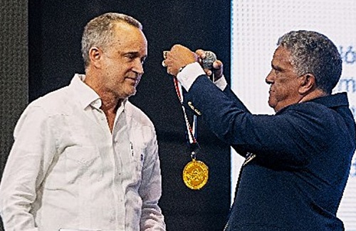 Foto reconocimiento de la FDFF Dr Fernando Ureña