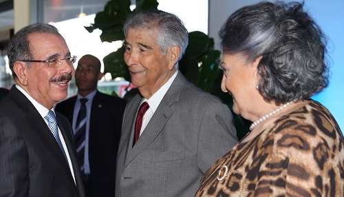 foto Presidente Danilo Medina en inauguración Ecomotors