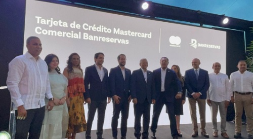 Foto AGUILLERA Y OTROS en Tarjeta Mastercar