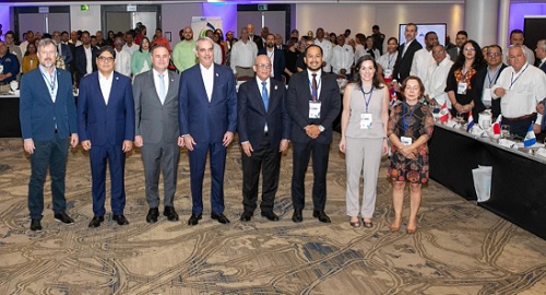 Foto Abinader con funcionarios FAO