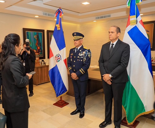 Foto Faride juramenta nuevo director PN