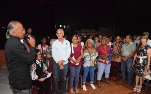 Foto Rafael Almánzary letras contra mujeres