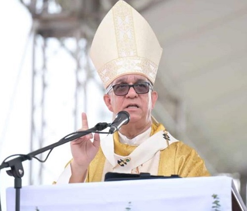 Arzobispo de Santiago pide orar por la paz en diferentes partes del mundo