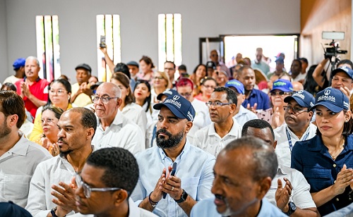 Foto asistentes inaugurfación en Vista Linda