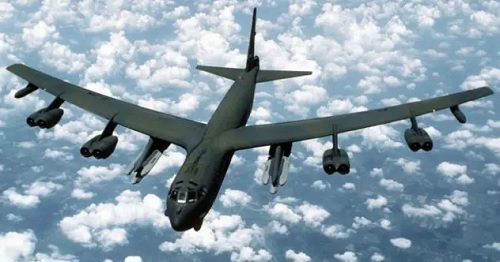 Foto avión conbonbas de EU