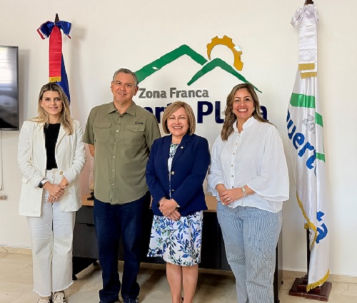 Foto embajadora de El Salvador y otros en PP