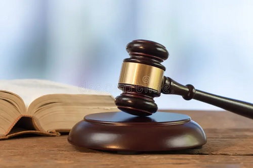 Foto martillo judicial 45