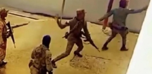 Foto militares se enfrentan con dajaboneros