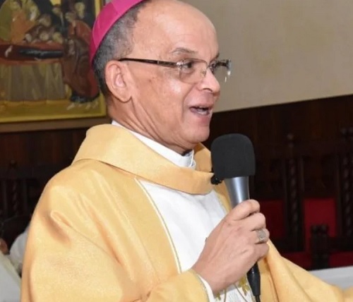 Foto obispo De la Cruz baldera