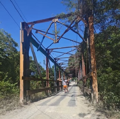 Foto puente metálico en Imbert