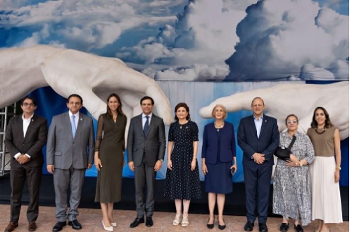 Foto vicepresidenta en Santiago