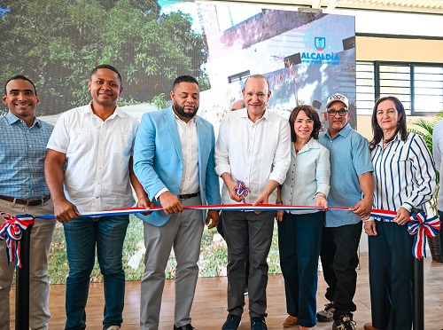 fOTO Alcaldía de Santiago entrega remozada la Casa Club Don Nicolás en La Otra Banda 2